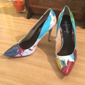 Taylor Says Artista Pumps